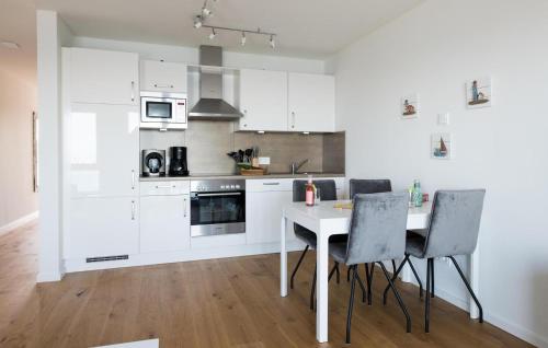 One-Bedroom Apartment image 10