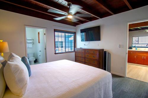 Edgewater Beach Inn & Suites - image 3
