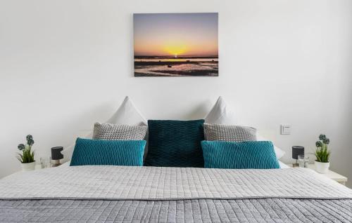 One-Bedroom Apartment image 8