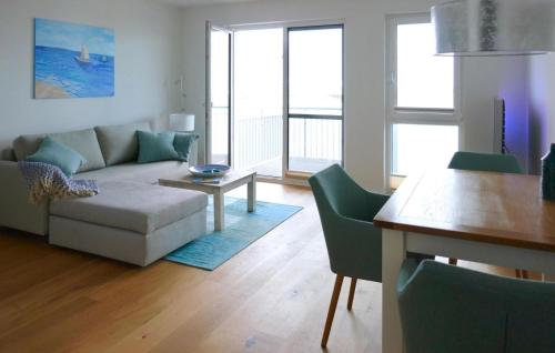 One-Bedroom Apartment image 8