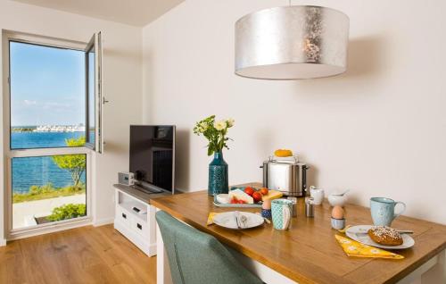 One-Bedroom Apartment image 6