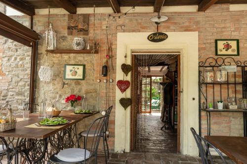 La Buca in Castello Di Serravalle