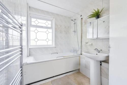 Beautiful rooms in PRIME location! 1