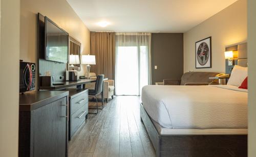 Ramada by Wyndham Ottawa On The Rideau near Ottawa Macdonald-Cartier International Airport