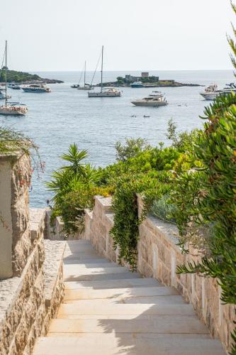 Nearby attraction, Villa Divari Mirista in Mirista