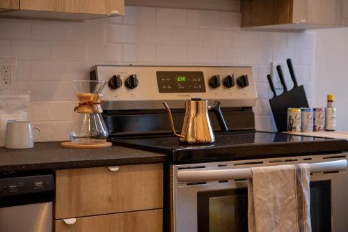 Reading Viaduct Loft, City Center, CONTACTLESS CHECK IN detail