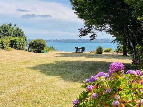 Havre de paix avec vue imprenable sur la mer gîte à louer Pors Éven