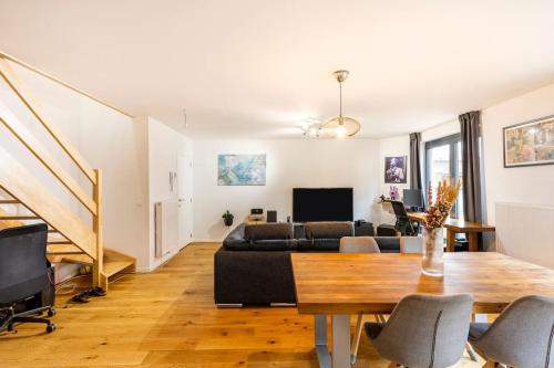Elegant Canal-View Duplex with Free Parking, Brussels (photo 6)