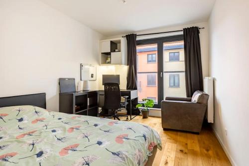 Elegant Canal-View Duplex with Free Parking, Brussels (photo 7)