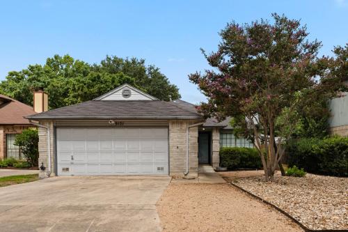 4 Bedroom Suburban Dream House - SeaWorld-6Flags-MedCenter - Sleeps 10 in San Antonio, USA