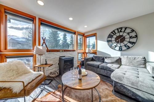 Greystone Lodge 220 Ski-in Out in Whistler, Canada