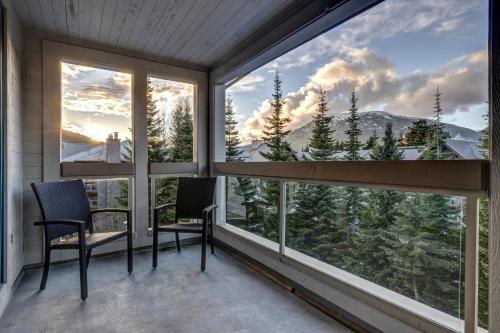 Greystone Lodge 318 Ski-in Out in Whistler, Canada
