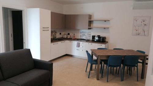 2 bedrooms, 3 beds