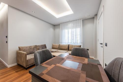 One-Bedroom Apartment image 1