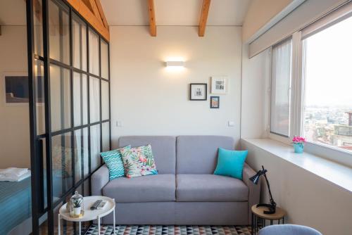 Panoramic luxury apartment w AC Downtown and Metro, Porto