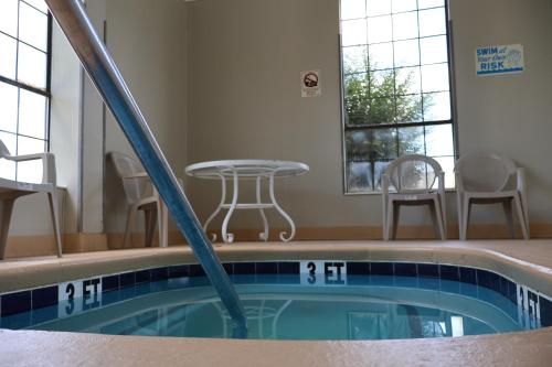 Namaste Inn & Suites Dawsonville - image 10