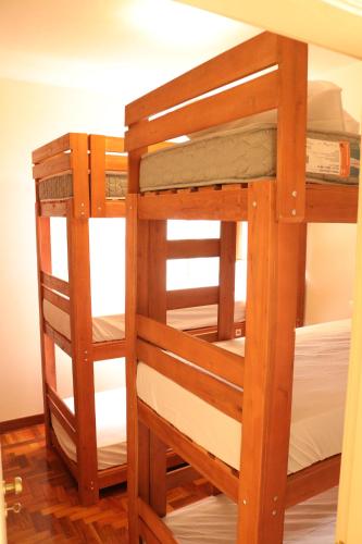 6-Bed Mixed Dormitory Room image 4