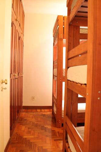 6-Bed Mixed Dormitory Room image 3