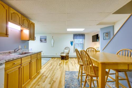 2 Mi to Lake Michigan Beaches Frankfort Getaway! in Frankfort, USA