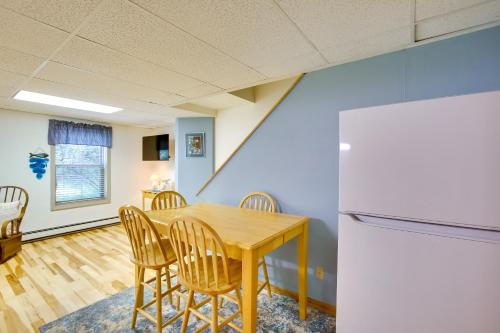 2 Mi to Lake Michigan Beaches Frankfort Getaway! in Frankfort, USA