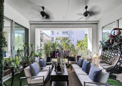 Expansive 3 Bedroom Stunning Apartment in Los Angeles, USA