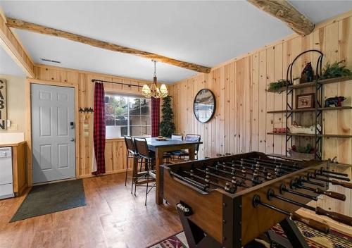 Ski In Ski Out Two Bedroom Condo in Big Bear Lake, USA