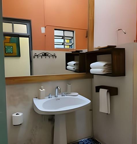 Galeria de Arte Casa Morada en el corazón del centro in Mérida, Mexico