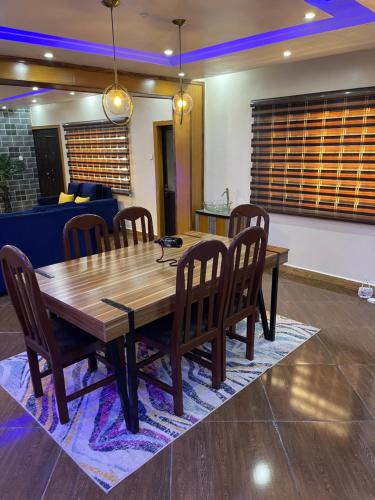 บริการและสิ่งอำนวยความสะดวก, 24-Hour Electricity An Entire Stylish 4-Bedroom Bungalow in อะคูร์