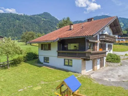 Platzhirsch in Itter, Österreich