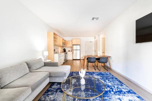 2BR Hollywood Opulent Retreat et in Los Angeles, USA