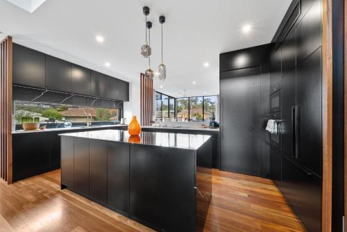Luxurious 2-Bed Pool, Lift, Alfresco Dining photo 2