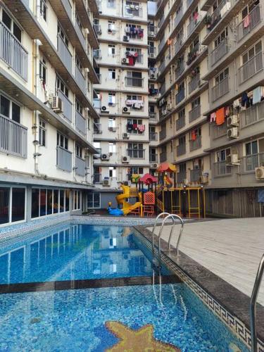 City Homes Pearl Apartment in فيكرولي الغربية