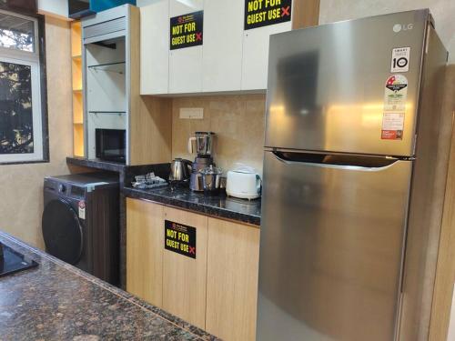 City Homes Pearl Apartment in فيكرولي الغربية