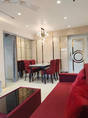 City Homes Pearl Apartment in فيكرولي الغربية
