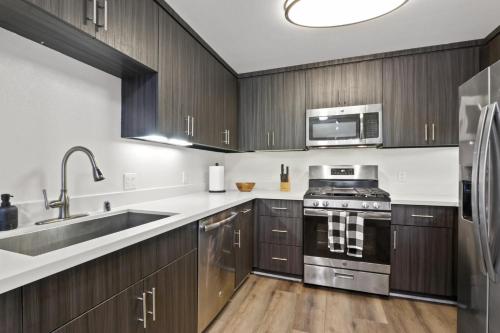 Marina Del Rey Condo - Sleeps 8 - 15 Mins to LAX Airport, SoFi Stadium, Los Angeles (zdjęcie 7)