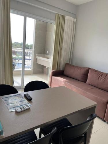 Lagoa ECO TOWERS ao lado do parque