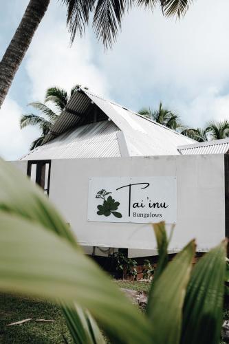 Entrada, Tai'inu Bungalows in Aitutaki