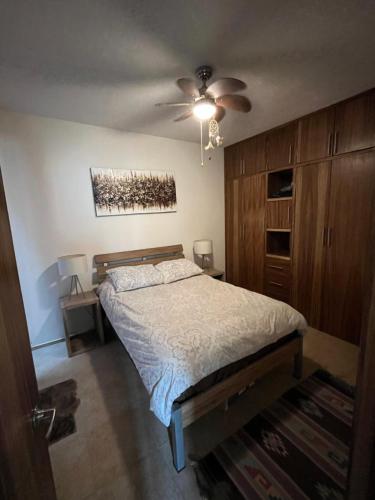 Luna Sol Lake & Mountain View Luna Sol Lake & Mountain View