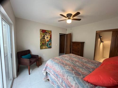 Luna Sol Lake & Mountain View Luna Sol Lake & Mountain View