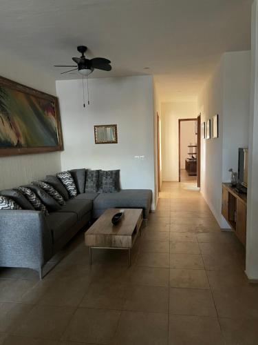 Luna Sol Lake & Mountain View Luna Sol Lake & Mountain View