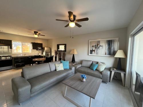 Luna Sol Lake & Mountain View Luna Sol Lake & Mountain View