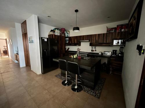 Luna Sol Lake & Mountain View Luna Sol Lake & Mountain View