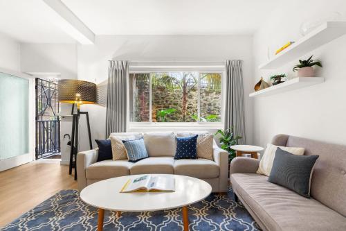 Kirribilli Dreaming - An Iconic Sydney Escape - main image