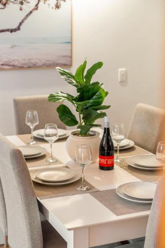 The Mews on Anzac Hwy - 3BR cosy home