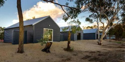 Фасада на хотела, Boshack Farm Stay Perth in Coondle