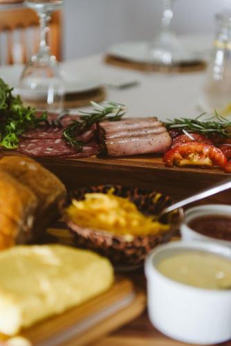 Makongo Hills Lodge Makongo Hills Lodge