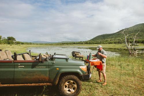 Makongo Hills Lodge Makongo Hills Lodge