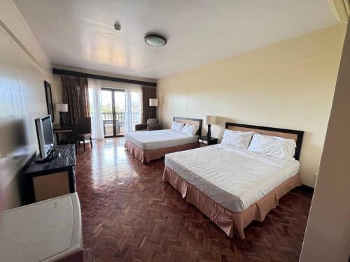 Alta Vista De Boracay, B109 near Puka Beach