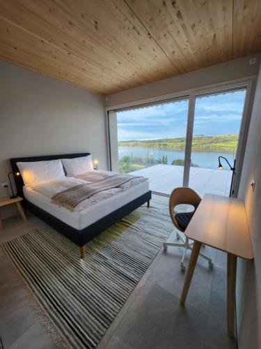 Lakeview Guest Rooms with huge rooftop terrace in Beinwil Am See