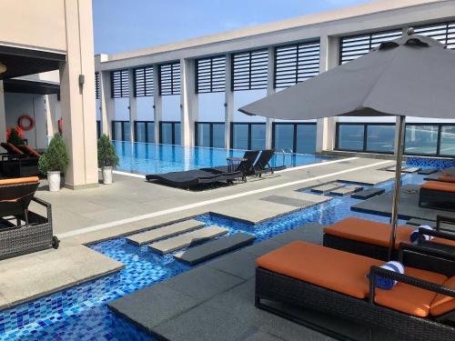 2 Bedroom Luxury Condo Free Airport pick up - image 2